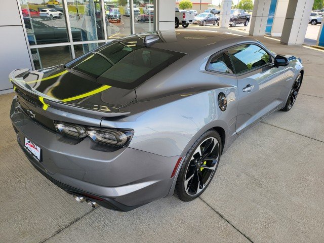 Used 2020 SATIN STEEL GRAY METALLIC Chevrolet 2SS image 14