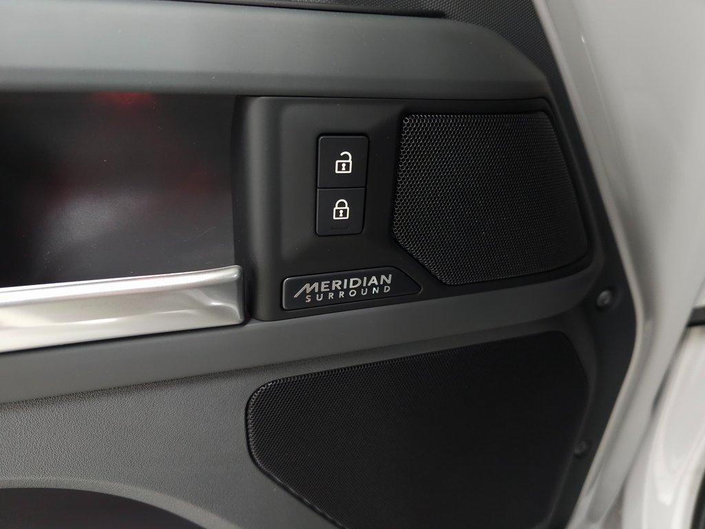 2026 LAND ROVER DEFENDER - Image 13