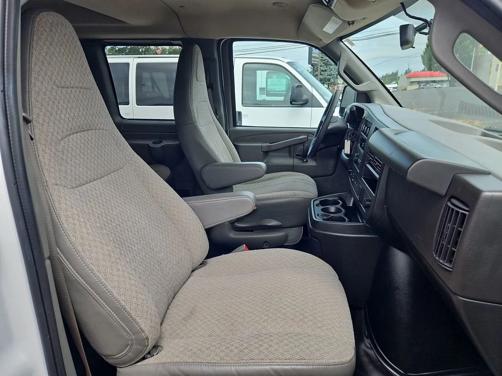 Used 2023 Summit White Chevrolet 1LS image 27