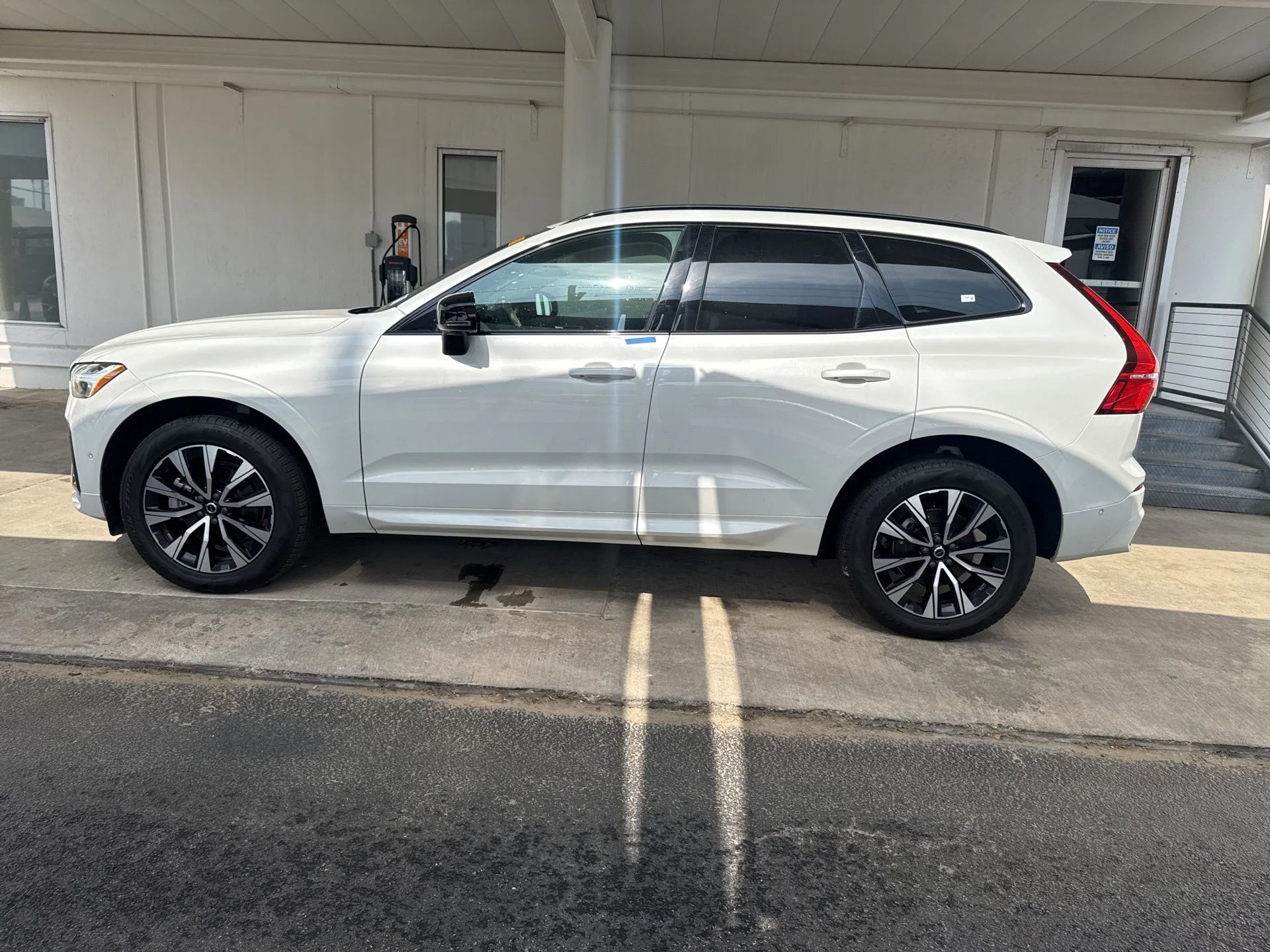Certified Used 2024 Crystal White Volvo Plus image 8