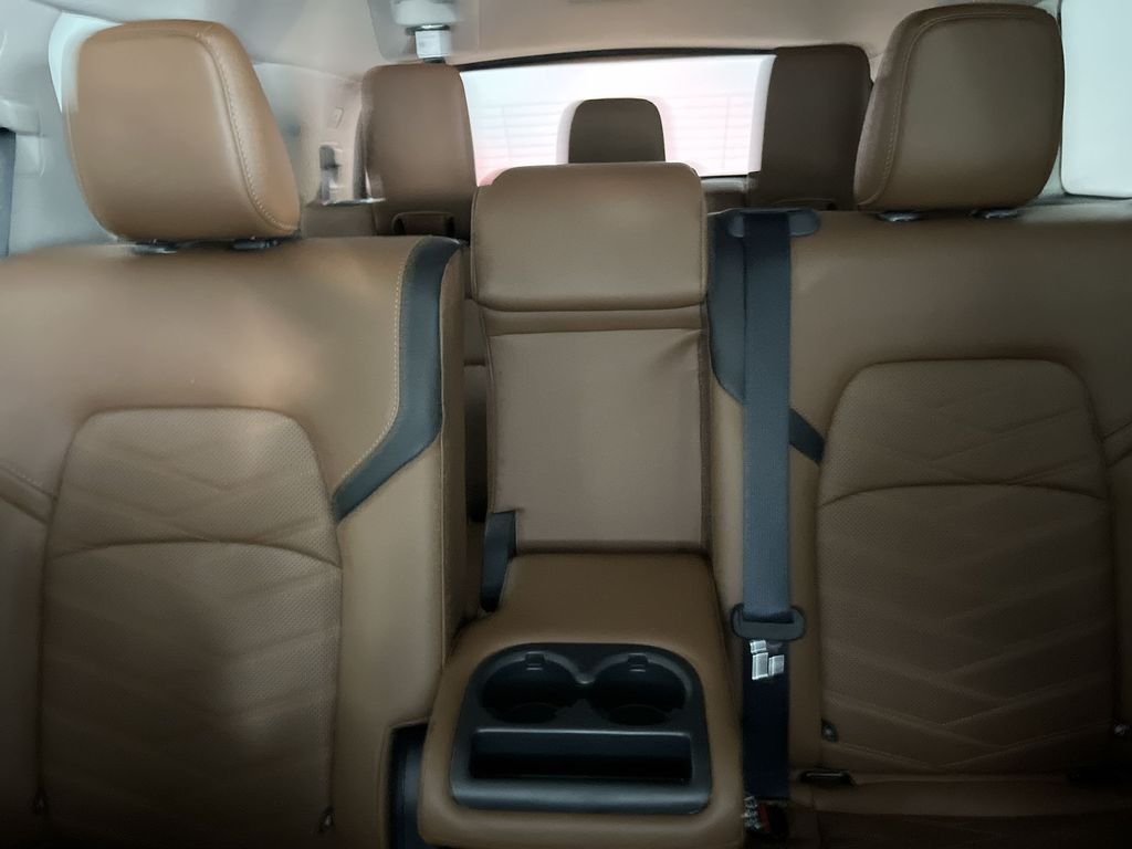 Used 2024 Gray Nissan Platinum image 27