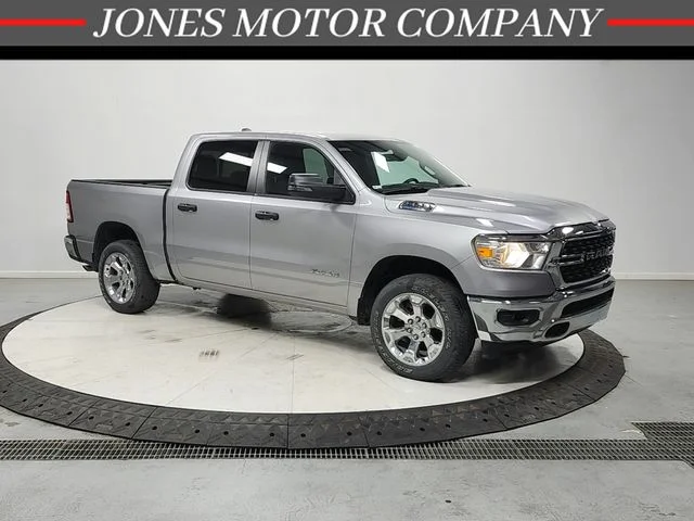 2024 RAM 1500 Big Horn/Lone Star 4x4 Crew Cab 5'7's photo