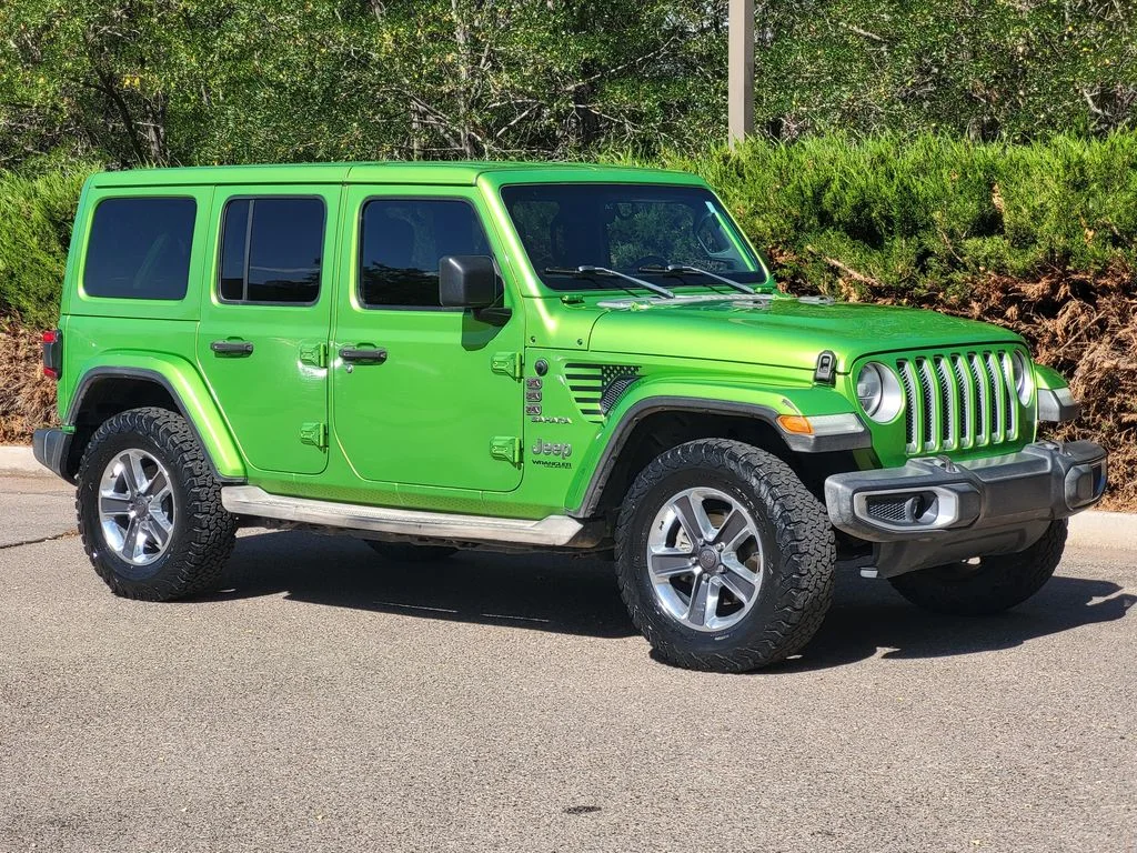 Used 2018 Mojito! Clearcoat Jeep Unlimited Sahara image 3