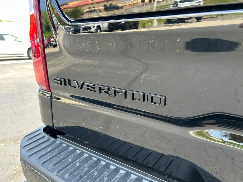 New 2026 Black Chevrolet High Country image 16