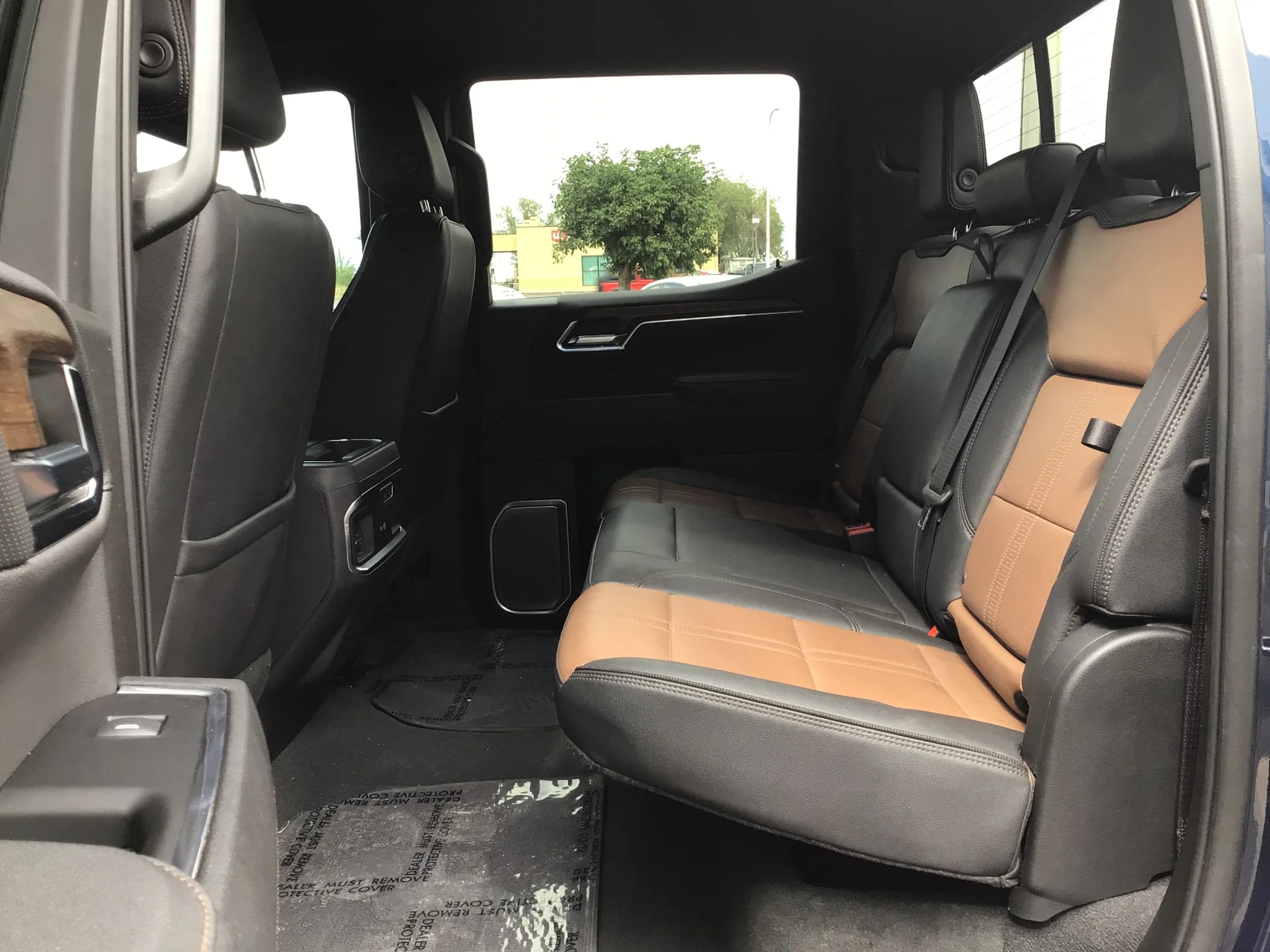 Used 2023 NORTHSKY BLUE METALLIC Chevrolet High Country image 9