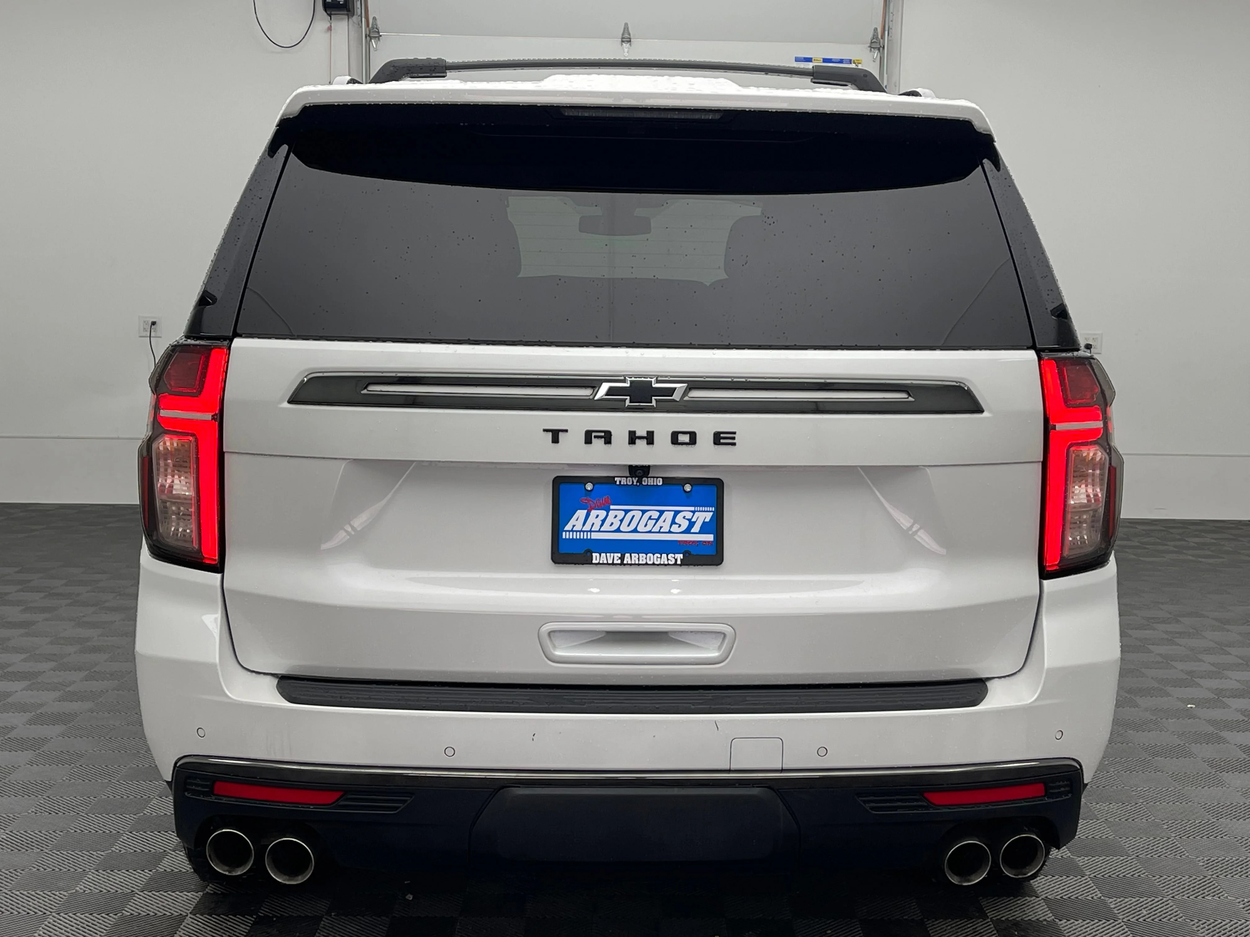 Used 2022 Iridescent Pearl Tricoat Chevrolet Z71 image 9
