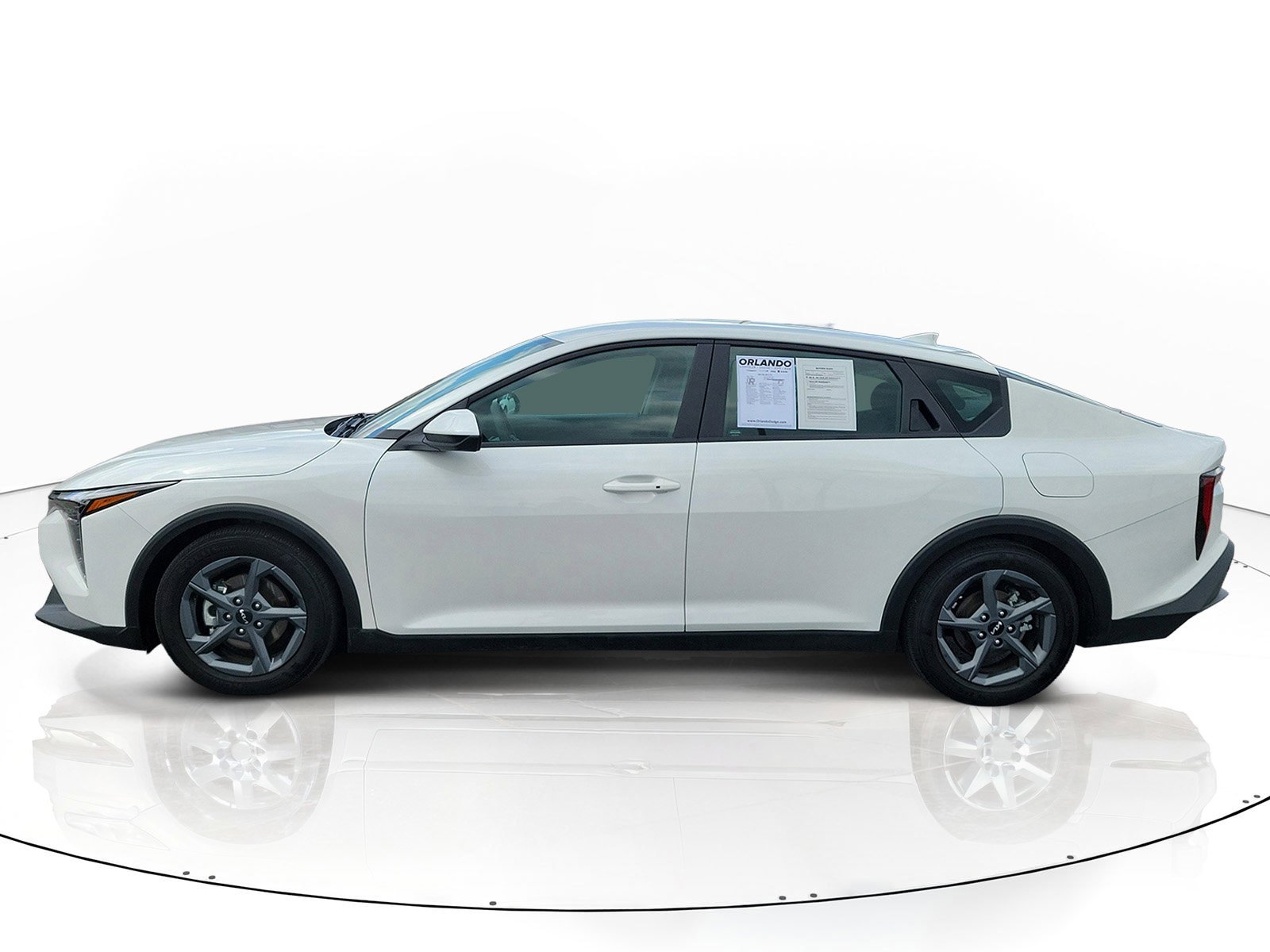 Used 2025 Snow White Pearl Kia LXS image 3