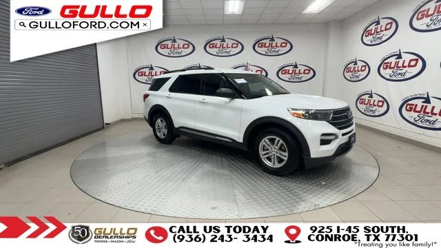 Certified Used 2021 Oxford White Ford XLT image 2