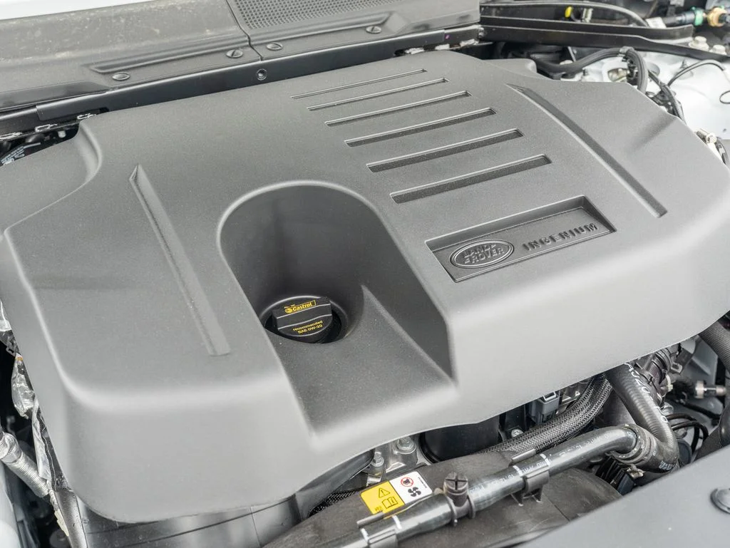 New 2026 Fuji White Land Rover S image 24