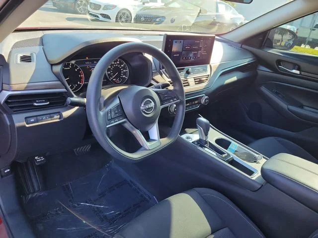 Used 2025 Red Nissan 2.5 SV image 15