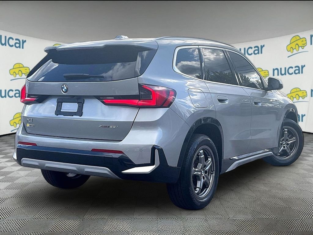 Used 2024 Silver BMW xDrive28i image 6