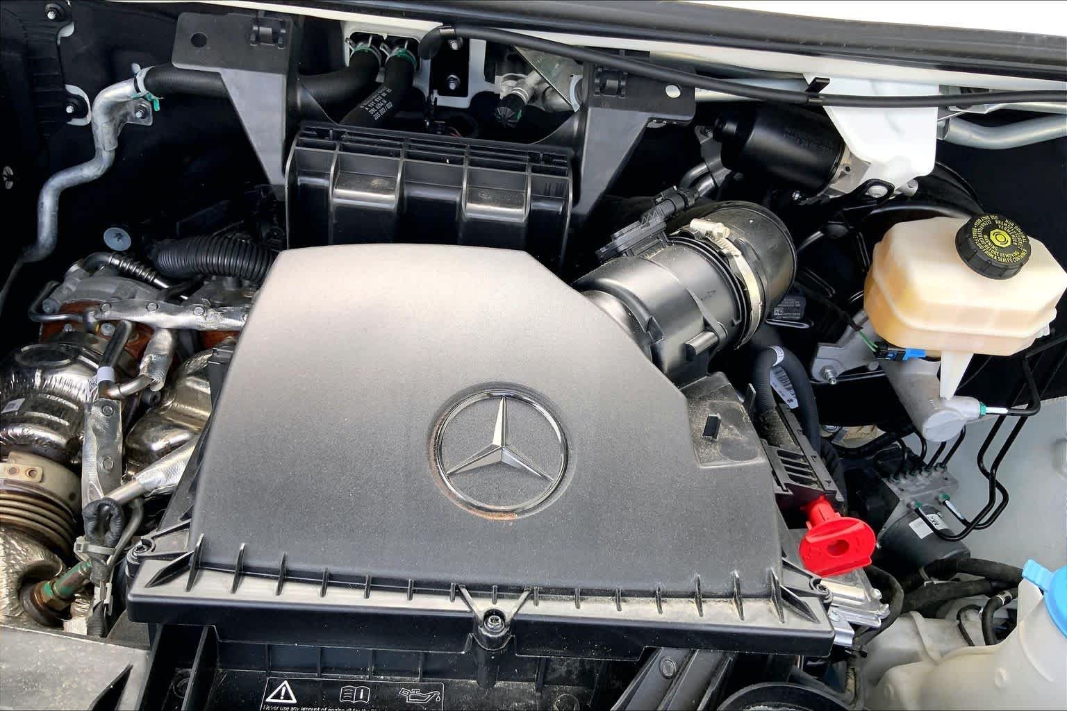 New 2025 Arctic White Mercedes-Benz  image 16