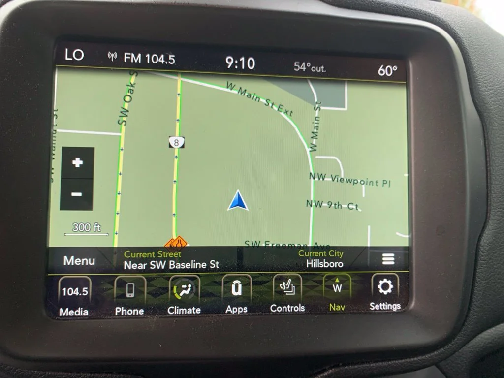 Used 2022 Bikini Metallic Clearcoat Jeep Latitude image 18