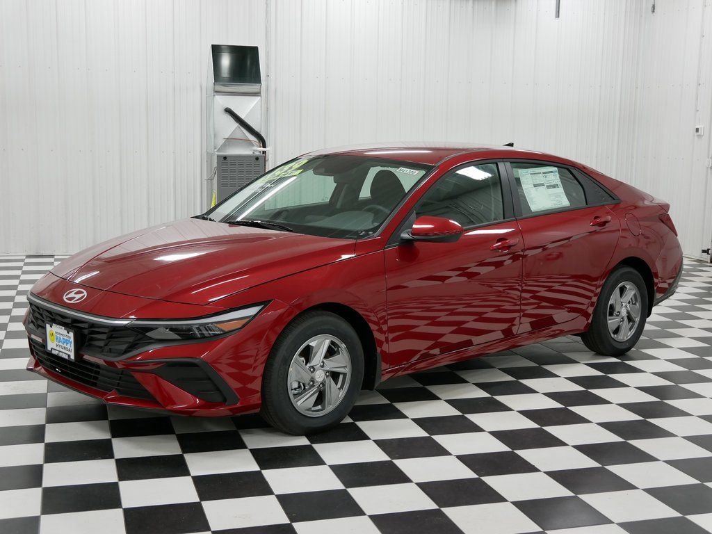 2025 Hyundai Elantra SE - Photo 6