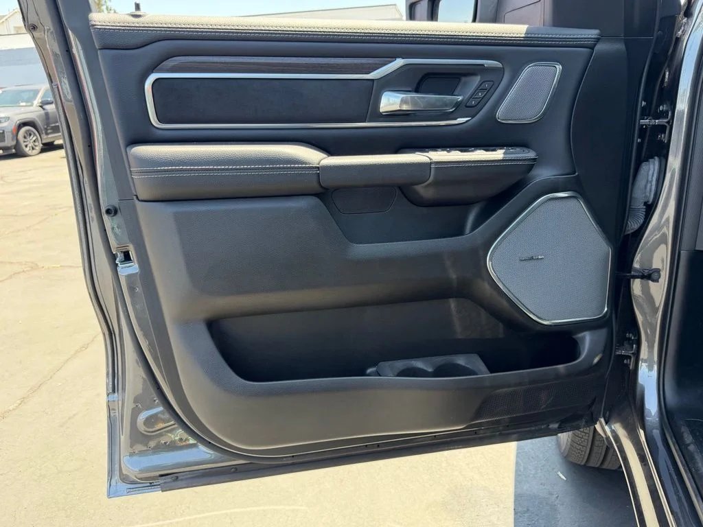 2025 RAM 1500 Laramie - Photo 17