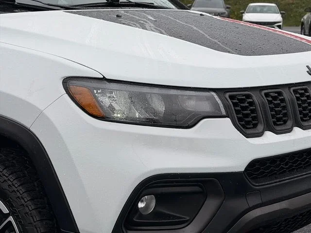 Used 2026 White Jeep Trailhawk image 7