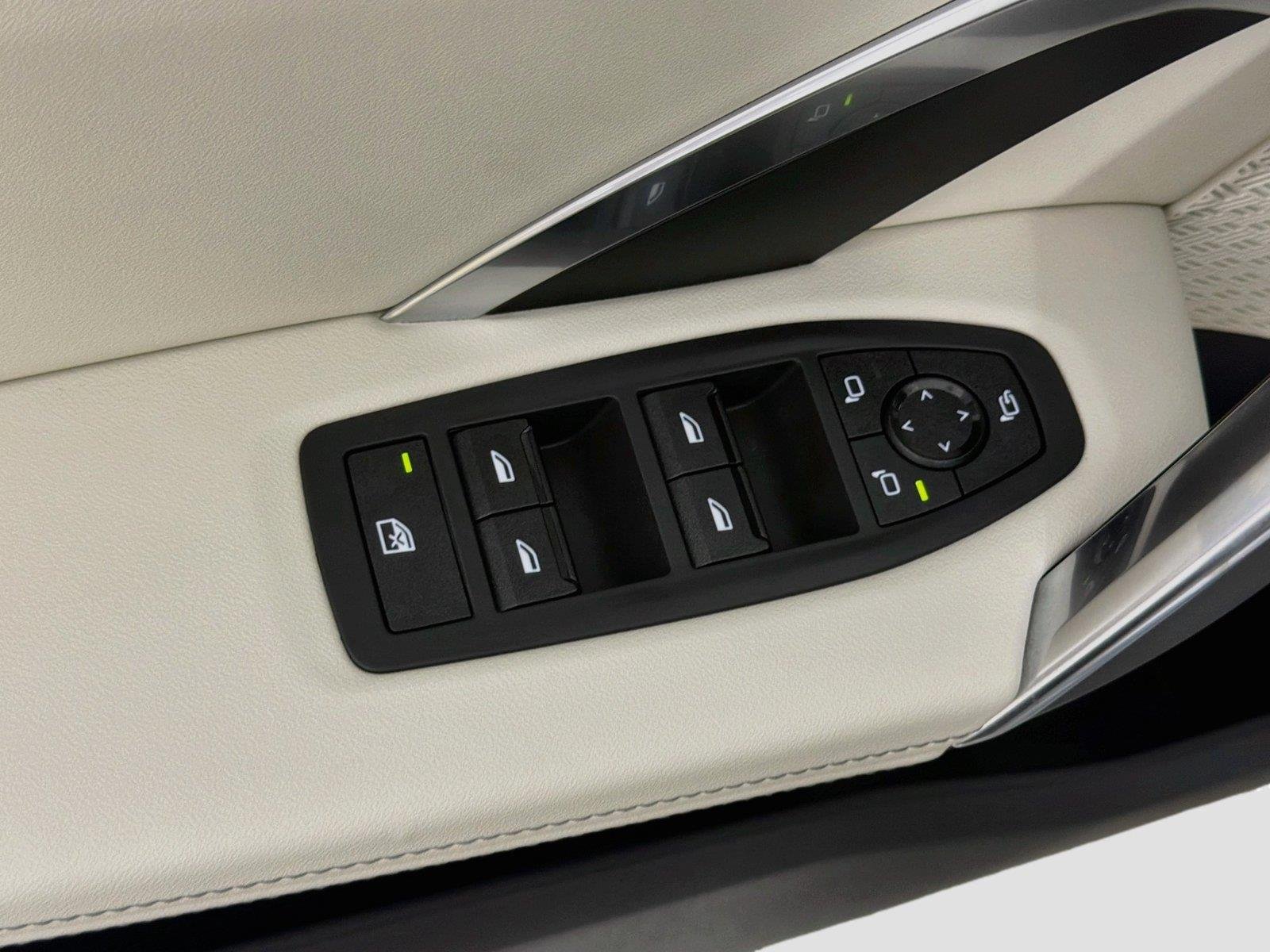 New 2026 Alpine White BMW xDrive28i image 18