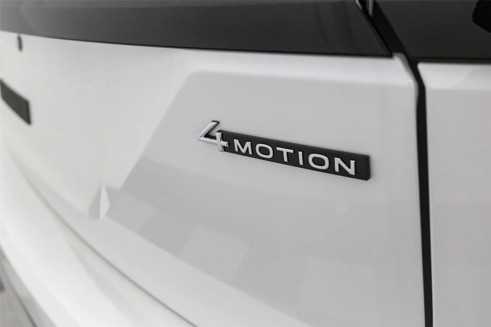 New 2026 Opal White Pearl Volkswagen 2.0T Peak Edition image 13