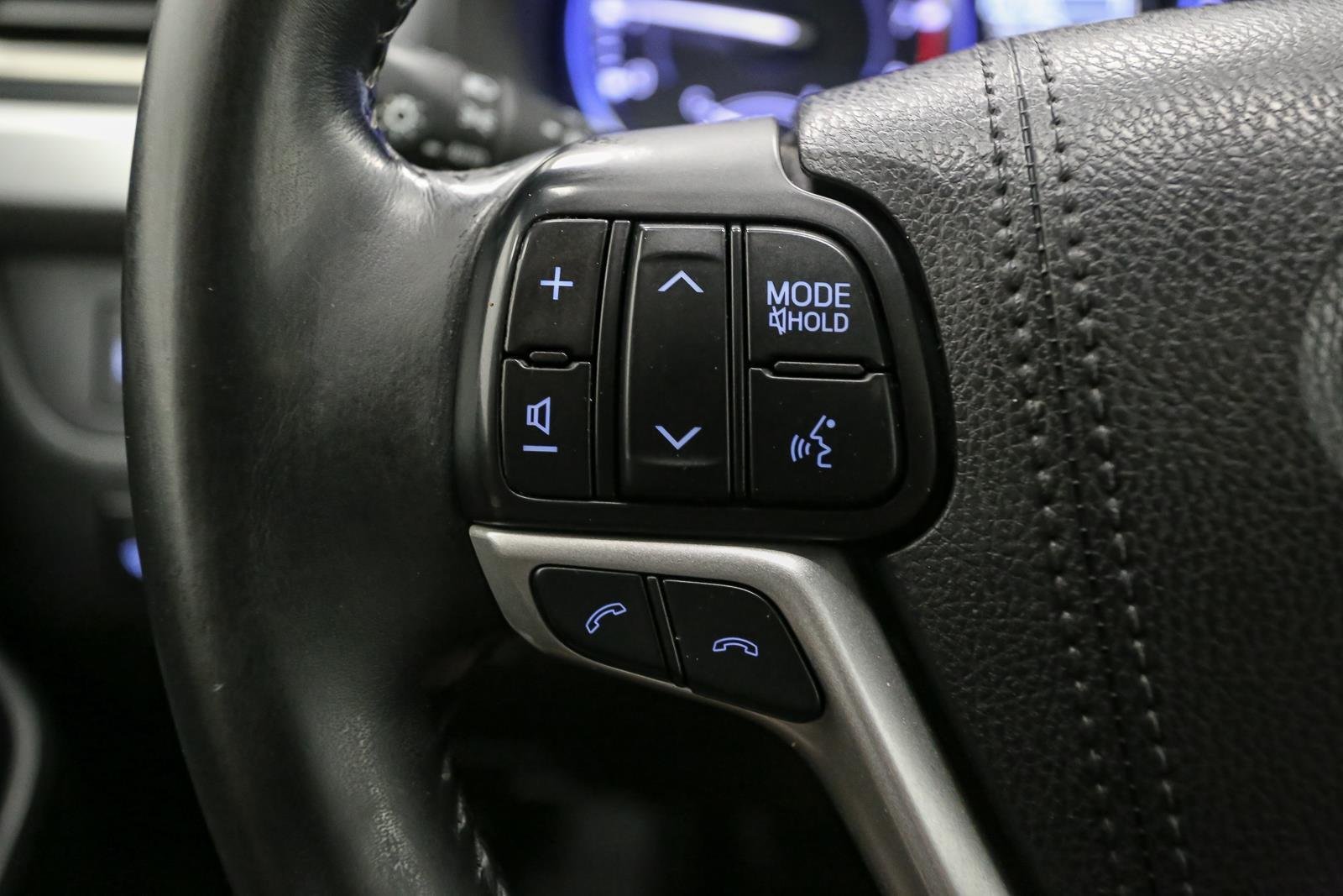 Used 2017 Midnight Black Metallic TOYOTA  image 34