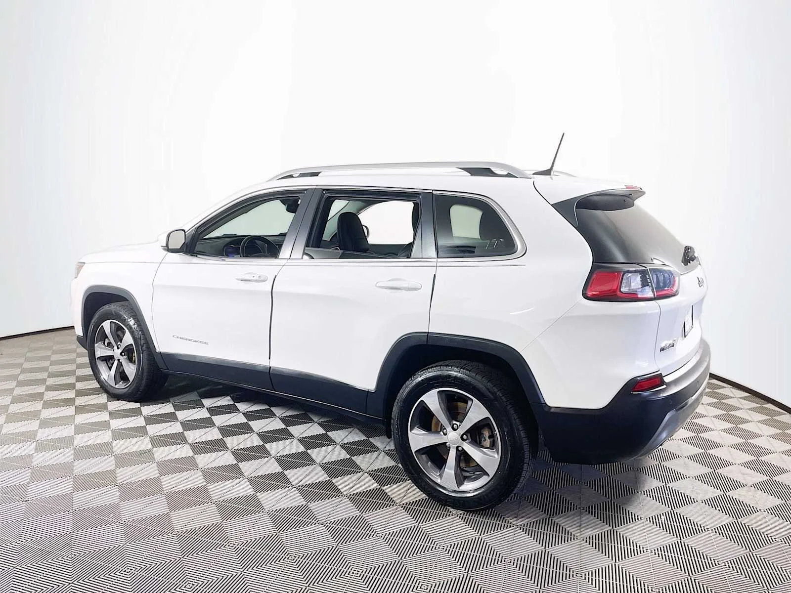 Used 2020 Bright White Clearcoat Jeep Limited image 6
