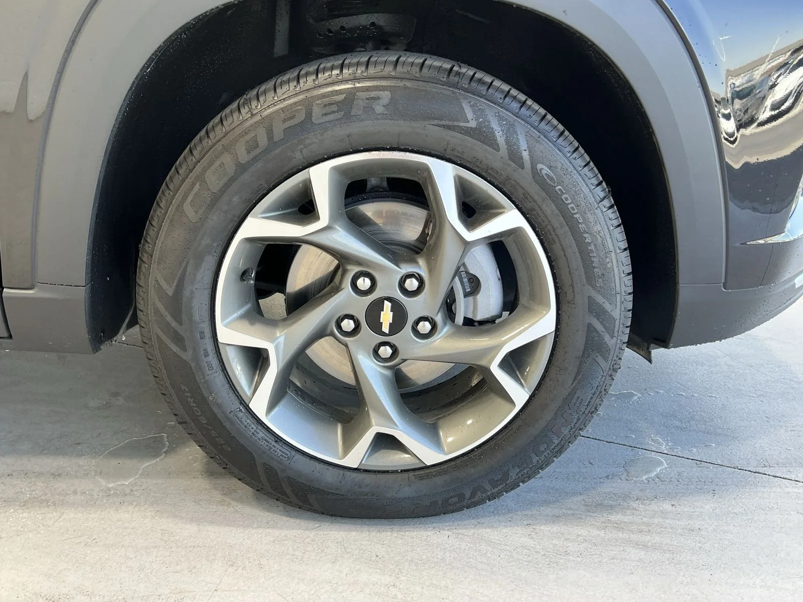 2025 Chevrolet Trax LT - Photo 10