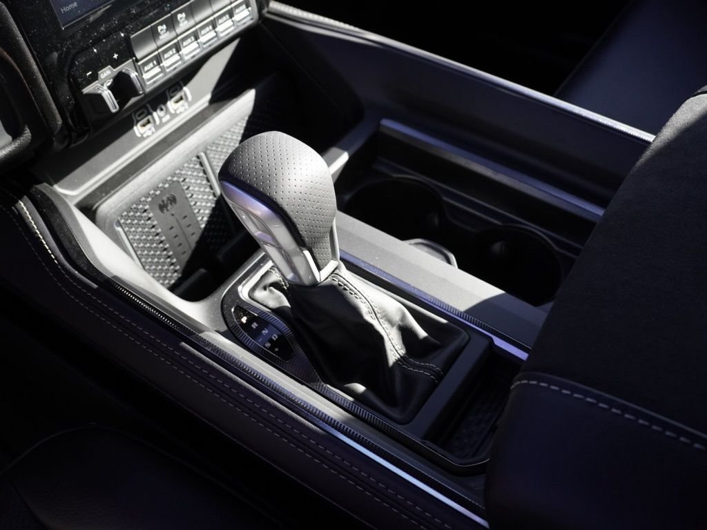 New 2026 Diamond Black Crystal Pearl-Coat Exterior Paint RAM RHO image 17