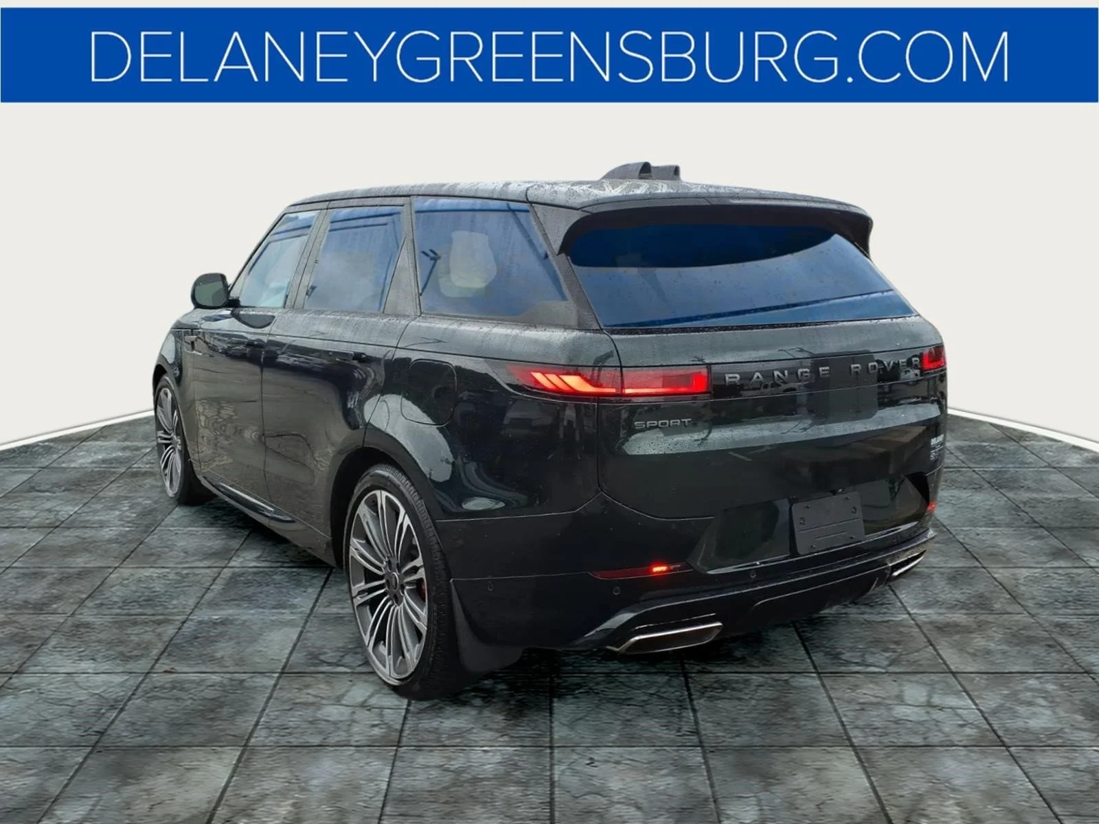 Used 2025 Green Land Rover Dynamic SE image 5