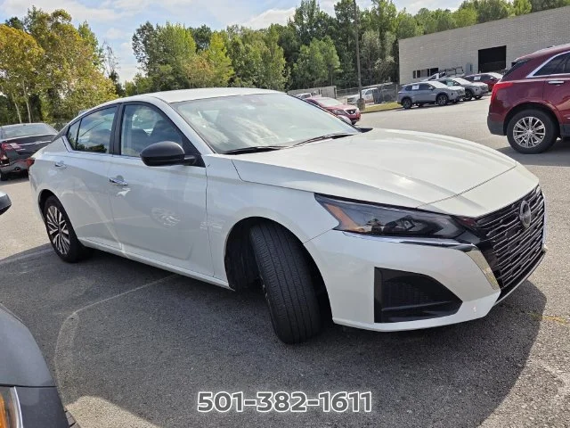 Used 2024 White Nissan 2.5 SV image 6