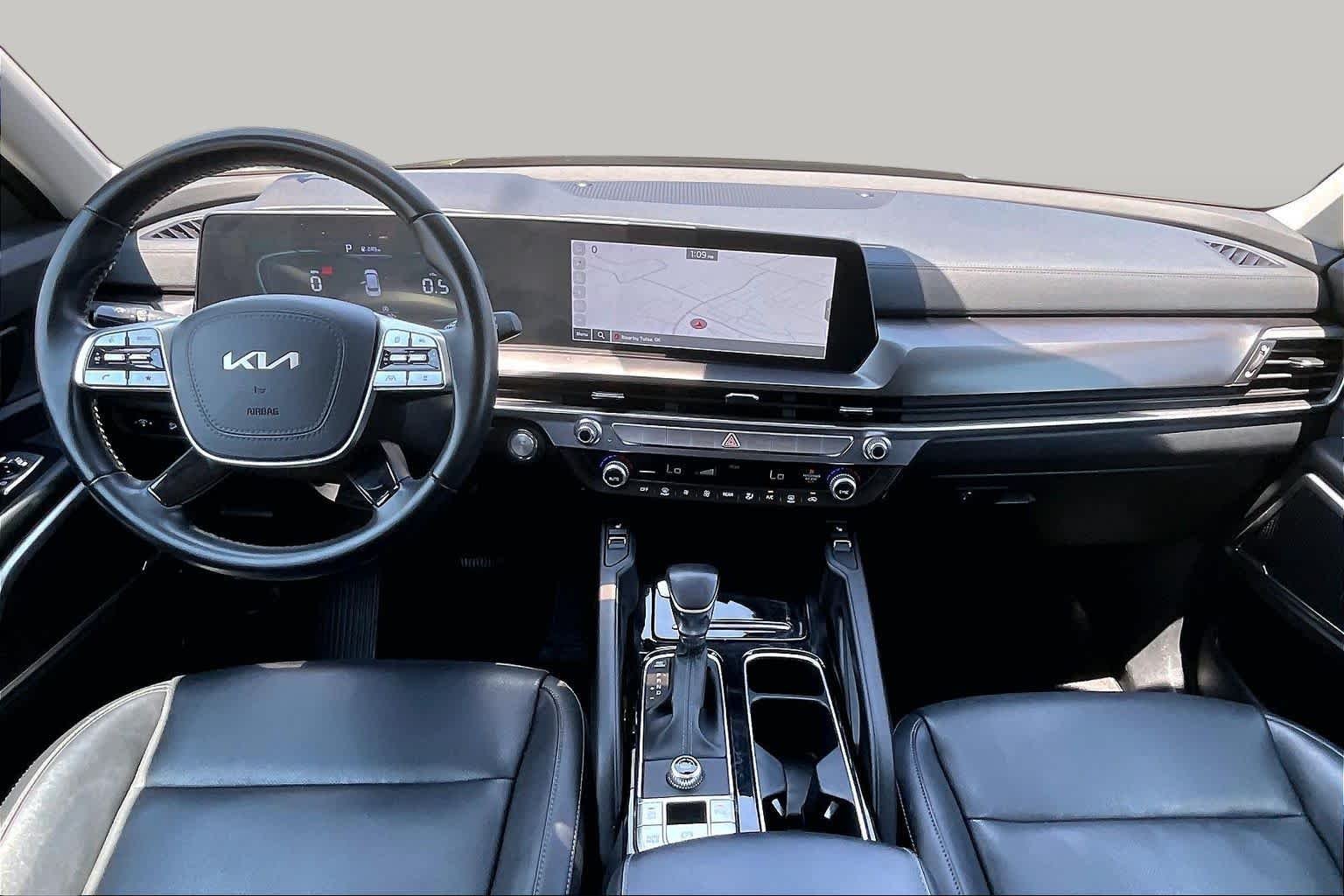 Used 2025 Dark Moss Kia S image 14