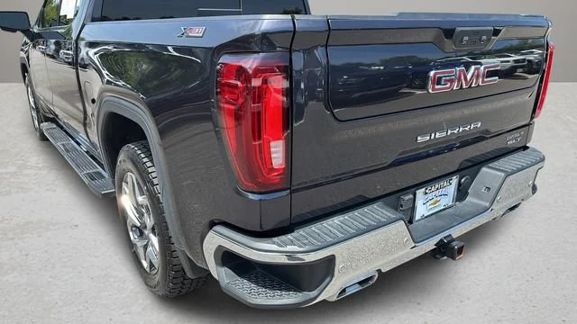 Used 2022 TITANIUM RUSH METALLIC GMC SLT image 36