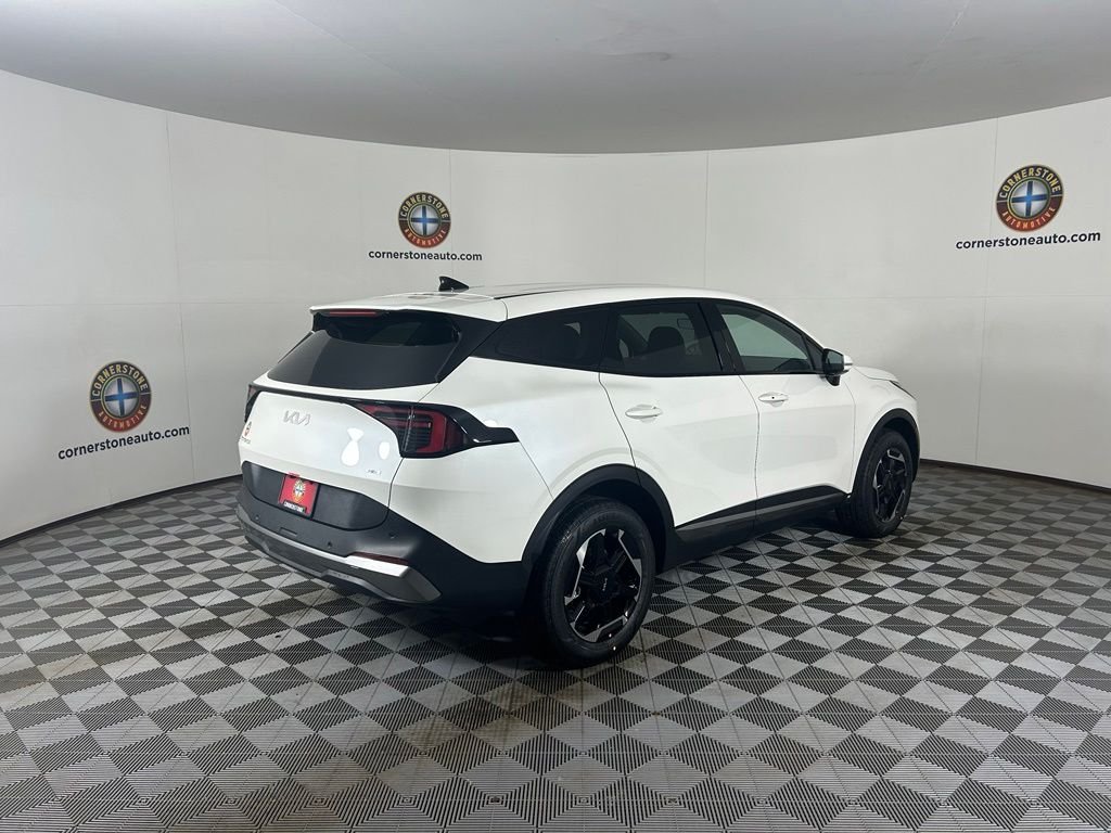 New 2027 White Kia S image 17