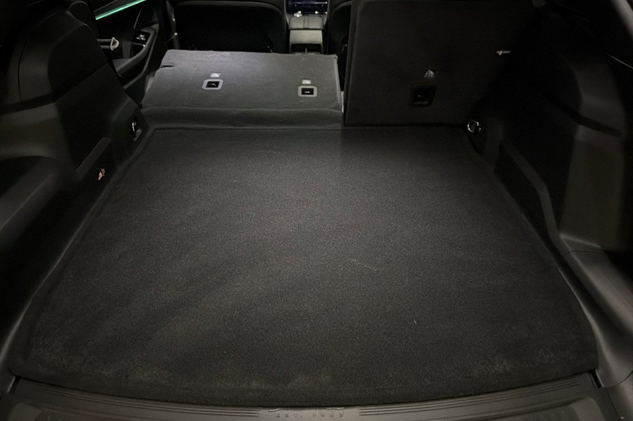 Used 2025 BRIGHT CLEAR COAT Jeep Launch Edition image 14