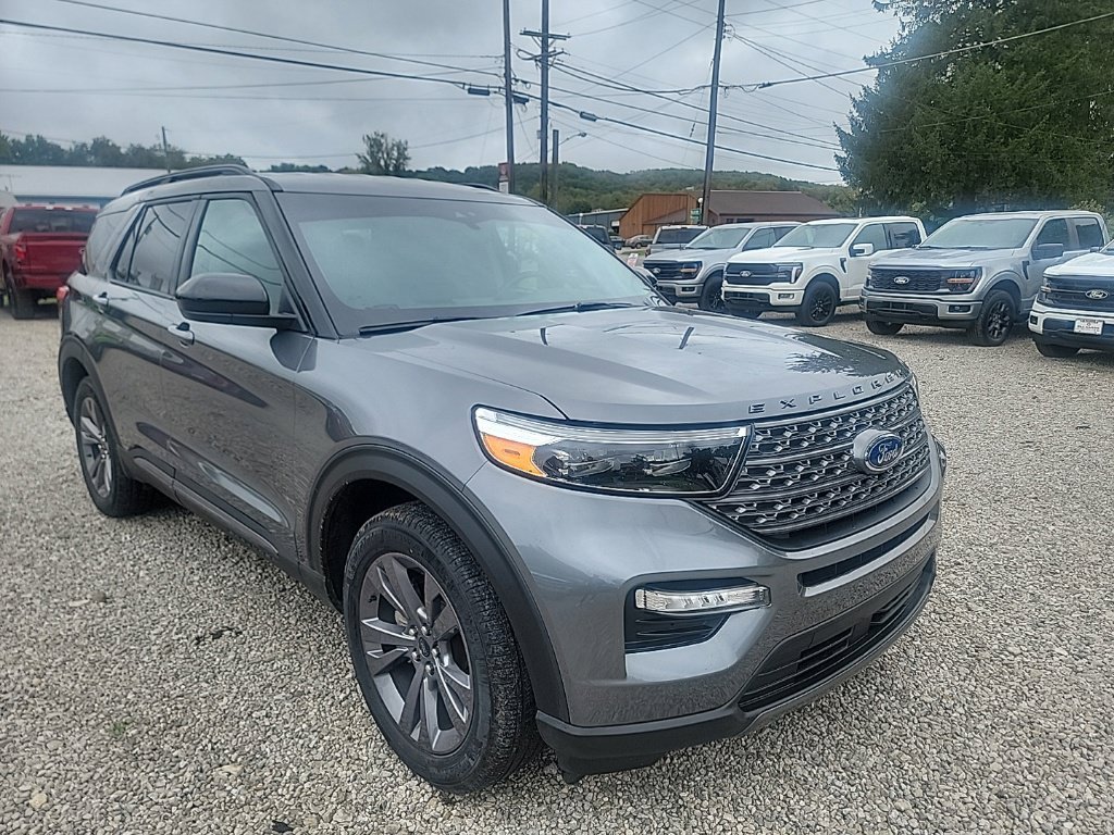 Used 2024 Gray Ford XLT image 3