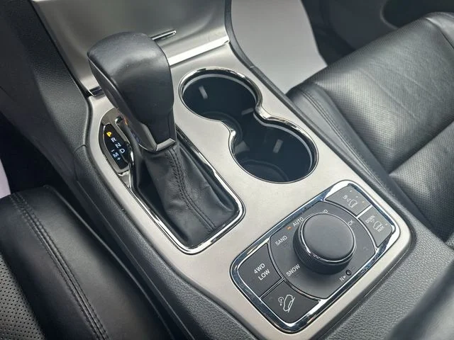 Used 2019 White Jeep Overland image 18