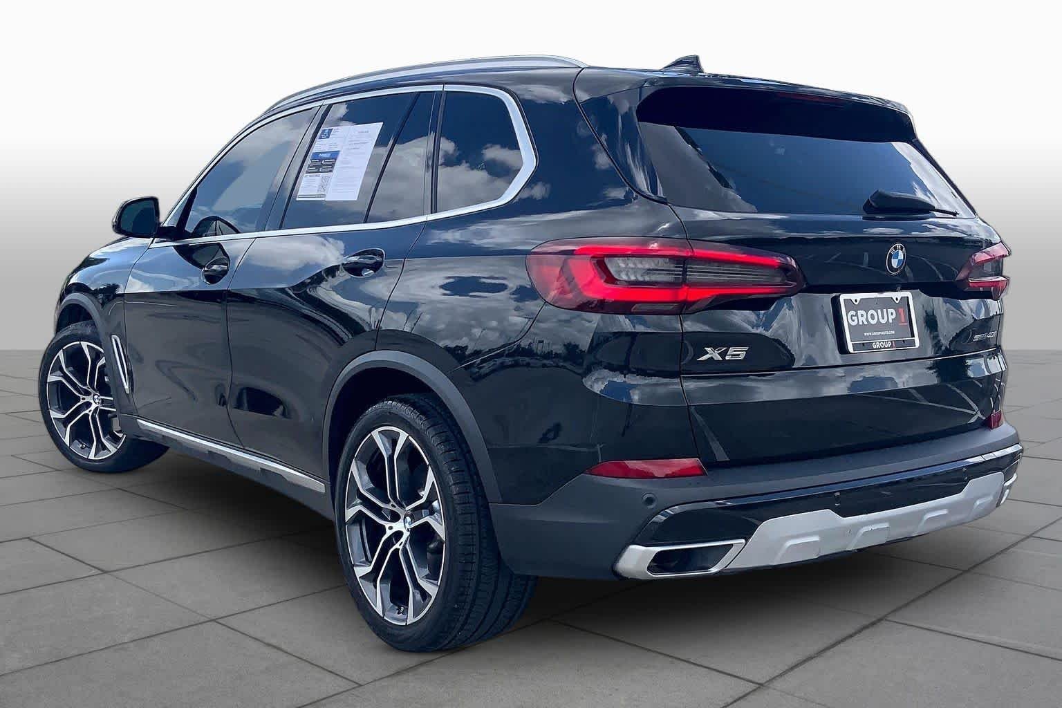 Used 2022 Black Sapphire Metallic BMW sDrive40i image 12