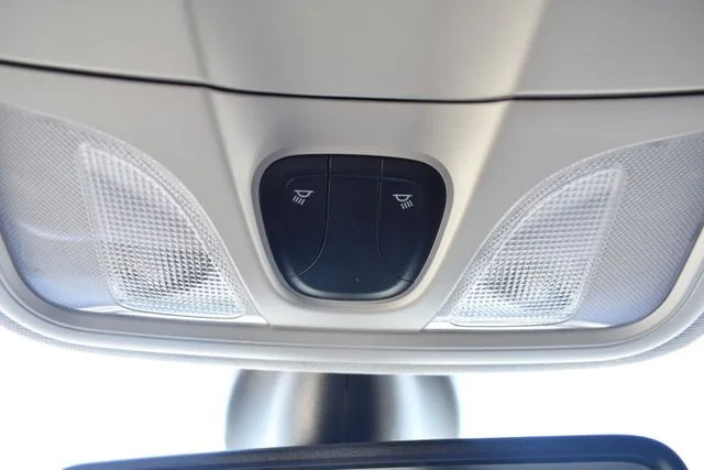 Used 2020 White Jeep Latitude image 33
