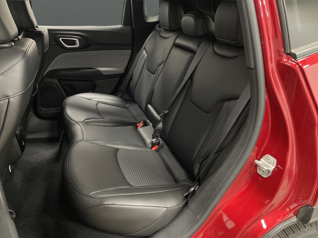 2025 Jeep Compass Latitude - Photo 29