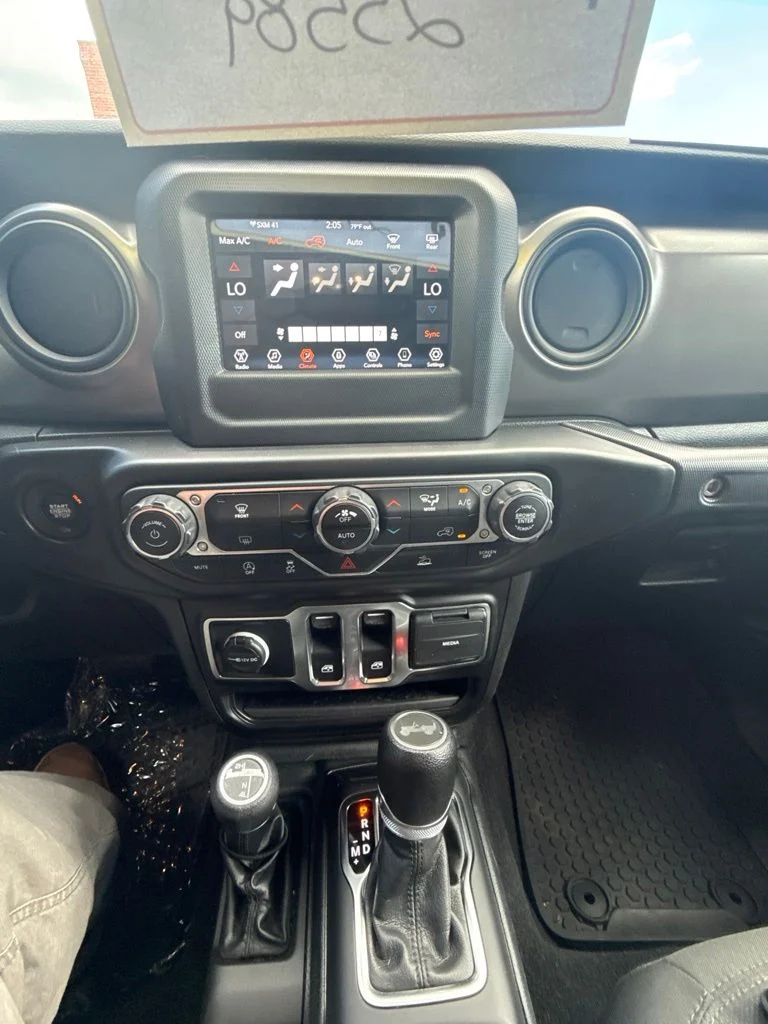 Used 2021 Gray Jeep Sport S image 16