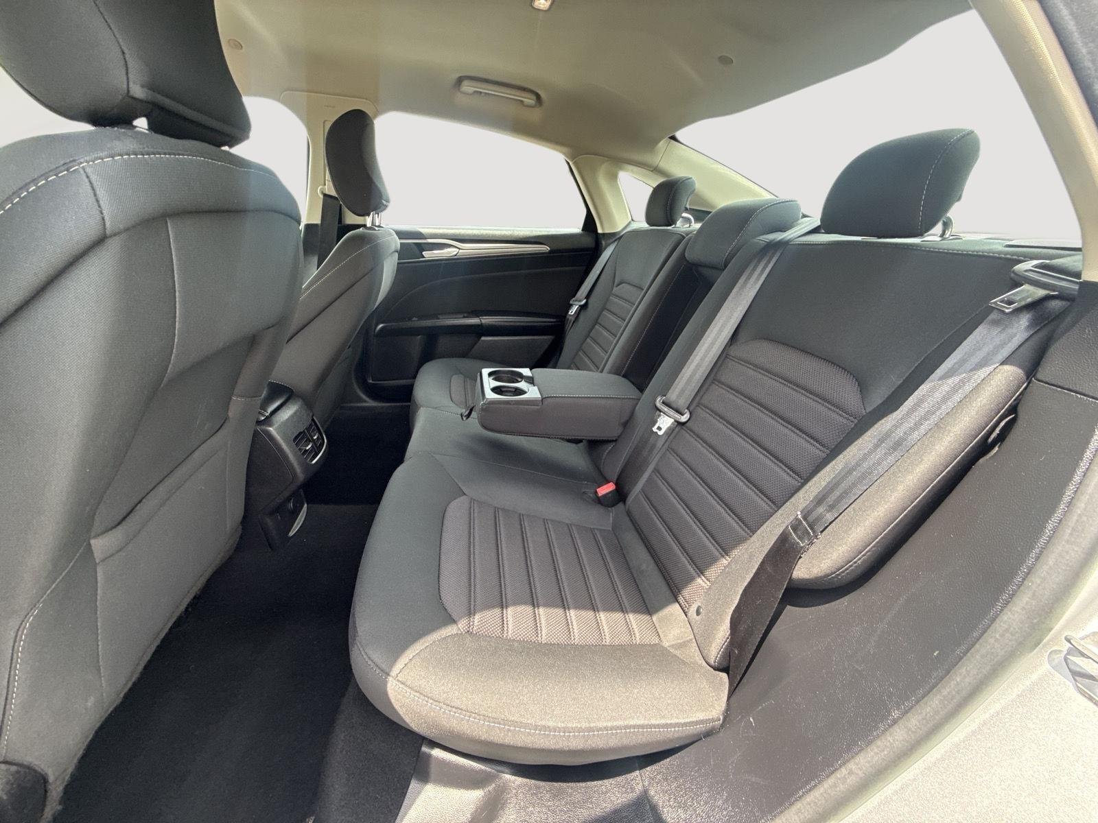 Used 2019 Ingot Silver Ford SE image 24