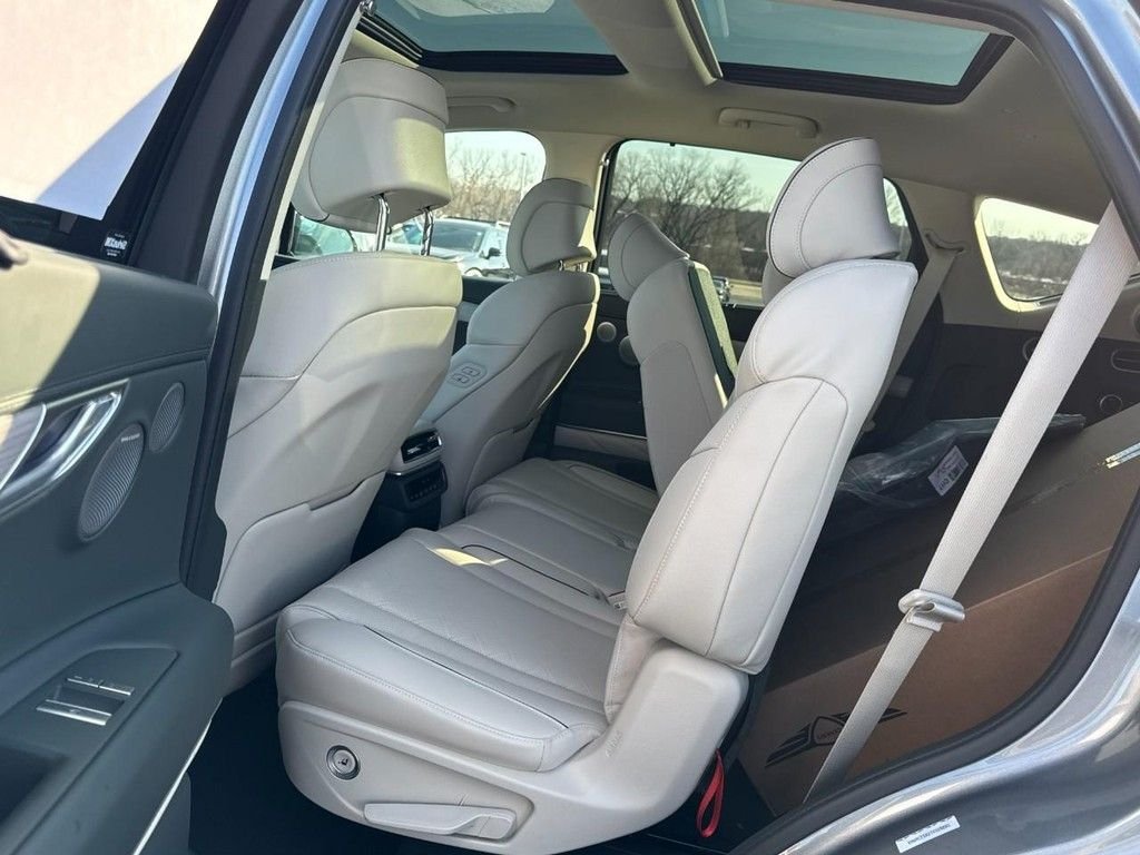 New 2026 Savile Silver Genesis 2.5T PRESTIGE image 6
