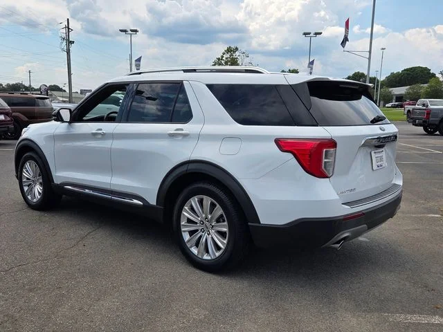 Used 2020 White Ford Limited image 5