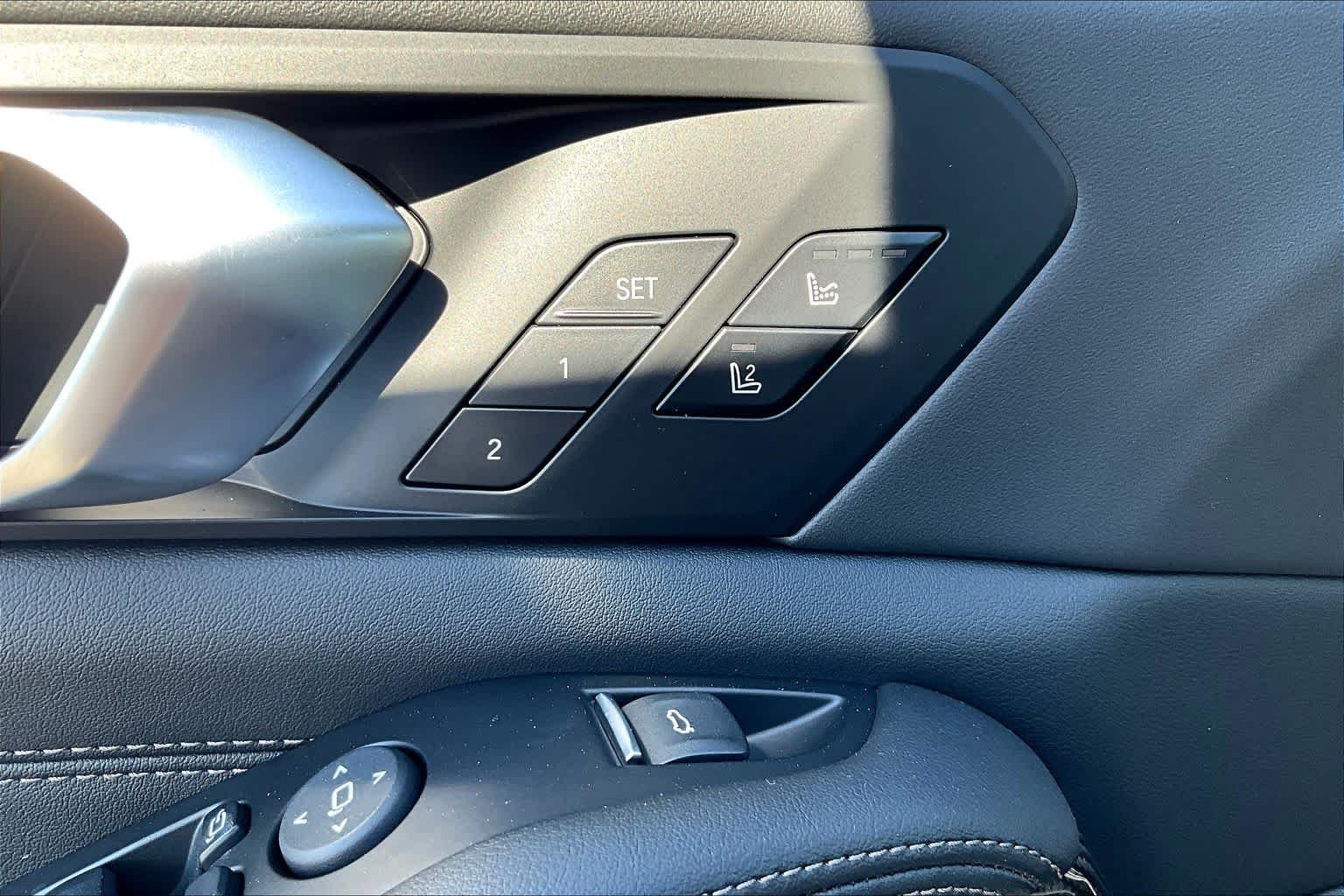 New 2026 Skyscraper Grey Metallic BMW M60i image 19