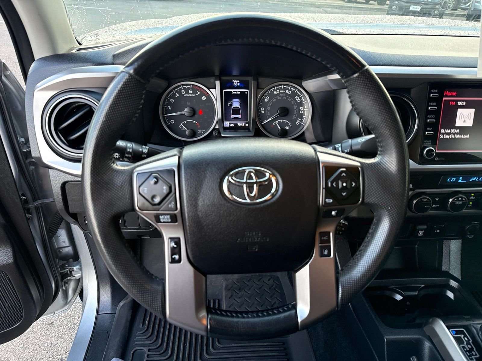 Used 2022 Silver Toyota SR5 image 21
