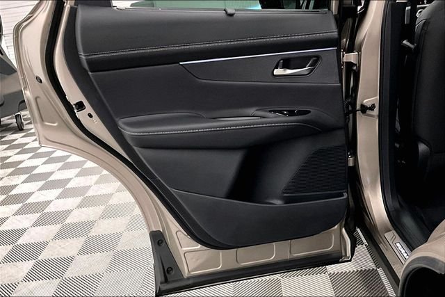 New 2027 Champagne Silver Nissan Platinum image 30