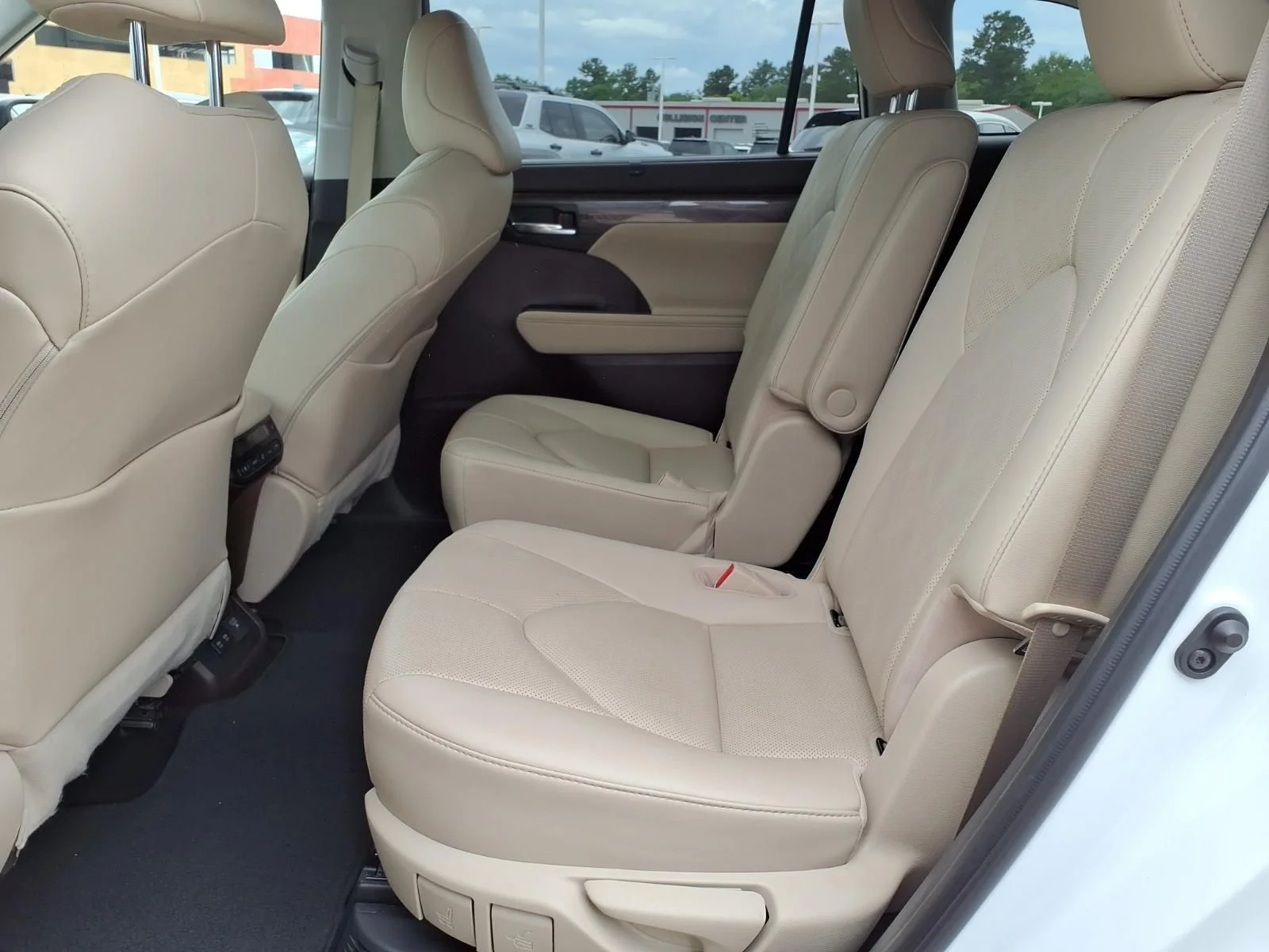 Used 2021 White Toyota Platinum image 17