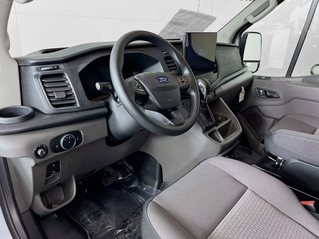 New 2026 Oxford White Ford Base image 3