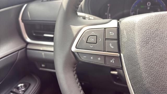 Used 2026 White Toyota XLE image 33