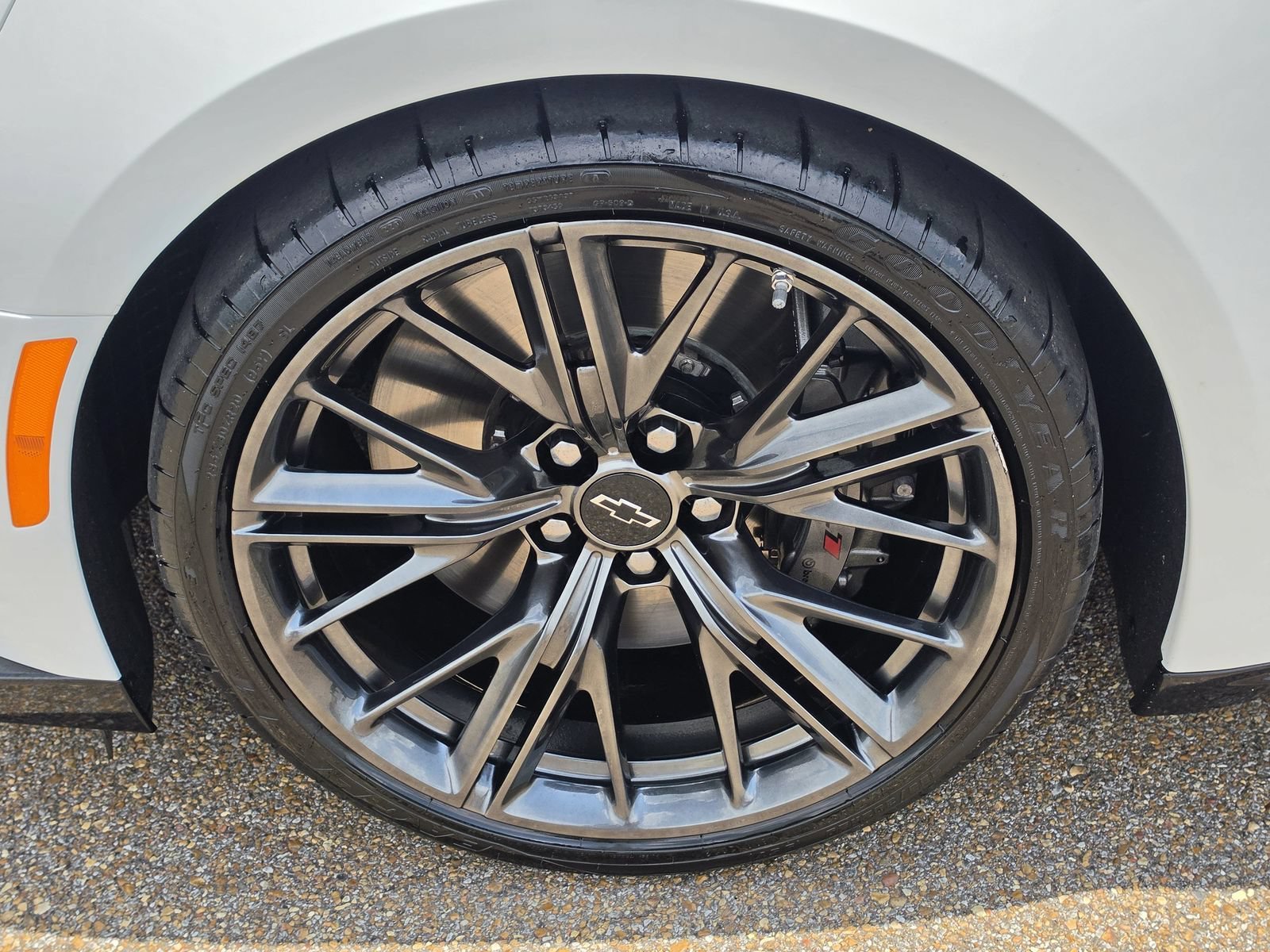 Used 2023 SUMMIT WHITE Chevrolet ZL1 image 32
