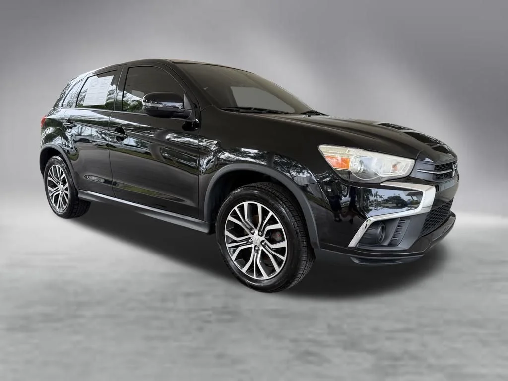 Used 2019 Black Mitsubishi  image 2