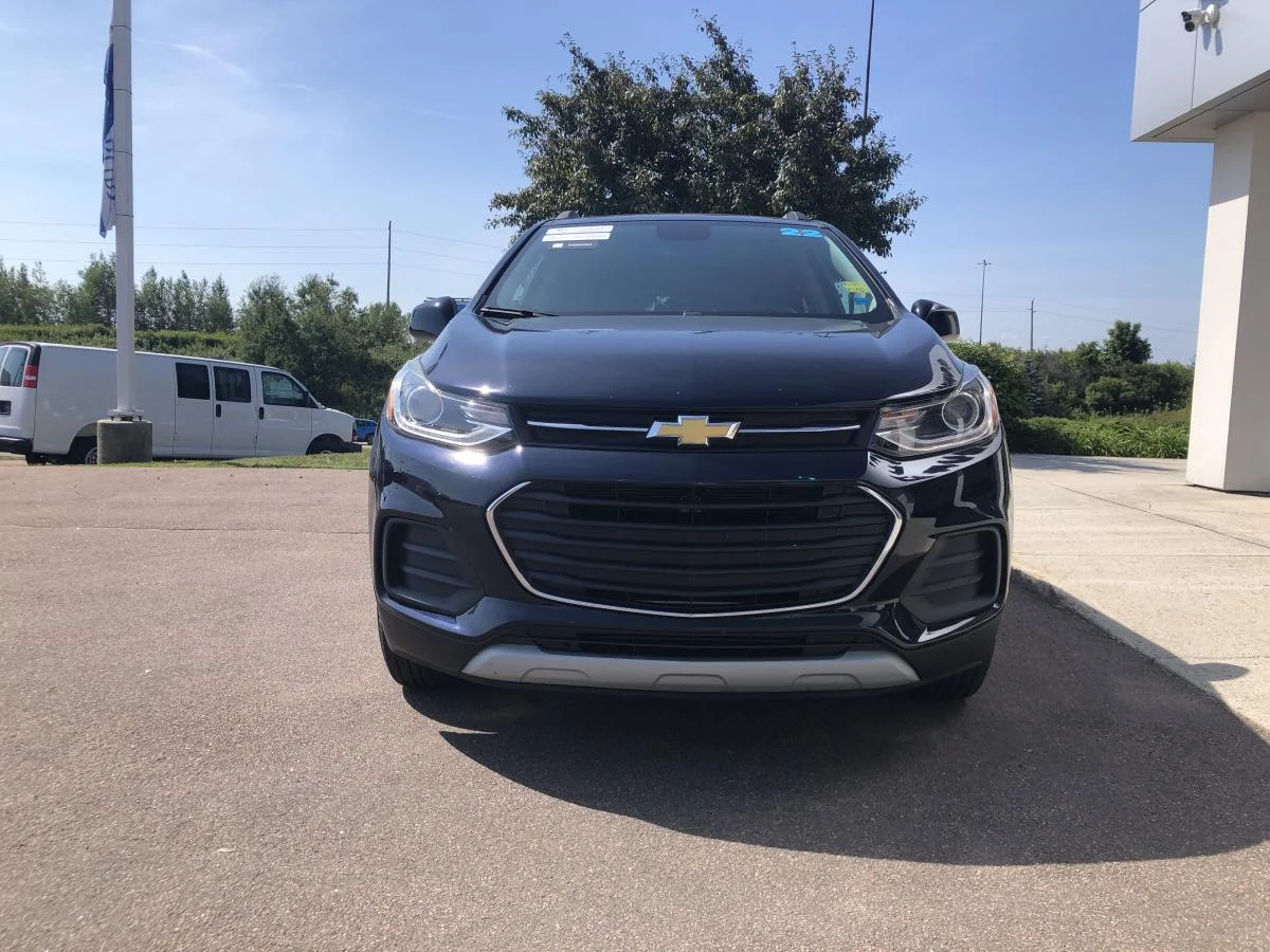 Used 2022 Blue Chevrolet Awd 4dr Lt image 4